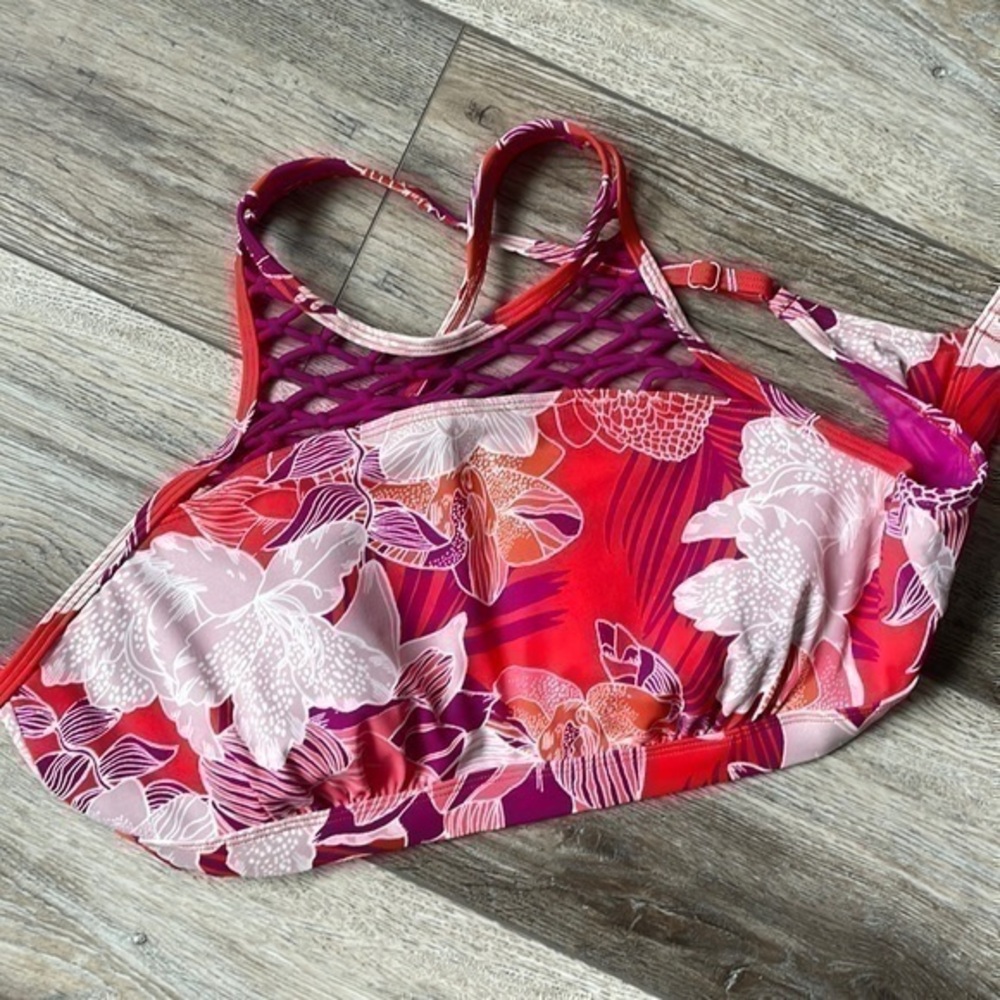 Athleta top swimsuit/ sports bra size 36D vibrant fuchsia watermelon col…